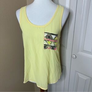 Daytrip Yellow Graphic Sleeveless Tank Top ☘️